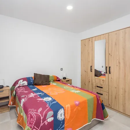 Lightbooking Con Terraza En Playa De Arinaga Aguimes