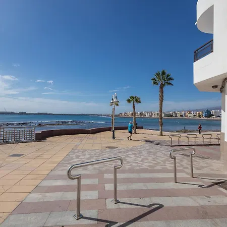 Lightbooking Con Terraza En Playa De Arinaga Apartment Aguimes